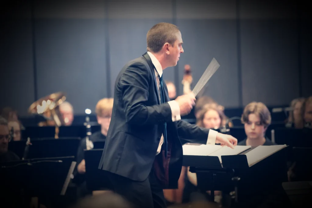 Simon Read conducting the Hobart Wind Symphony